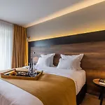 Next Door Park Hotel 4*