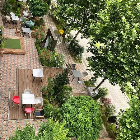 Отель Next Door Park 4*