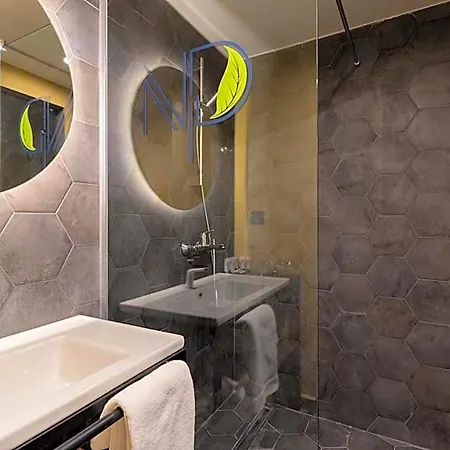Hotell Next Door Park 4*