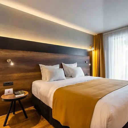 Hotel Next Door Park 4*