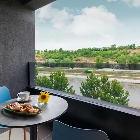 Отель Next Door Park 4*