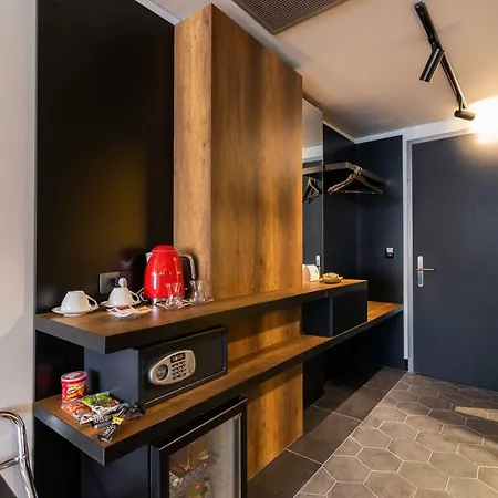 Next Door Park Ξενοδοχείο 4*