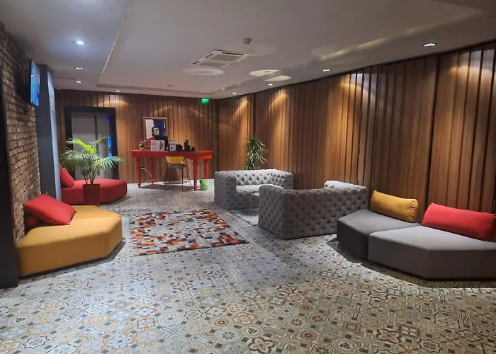 Hotel Next Door Park