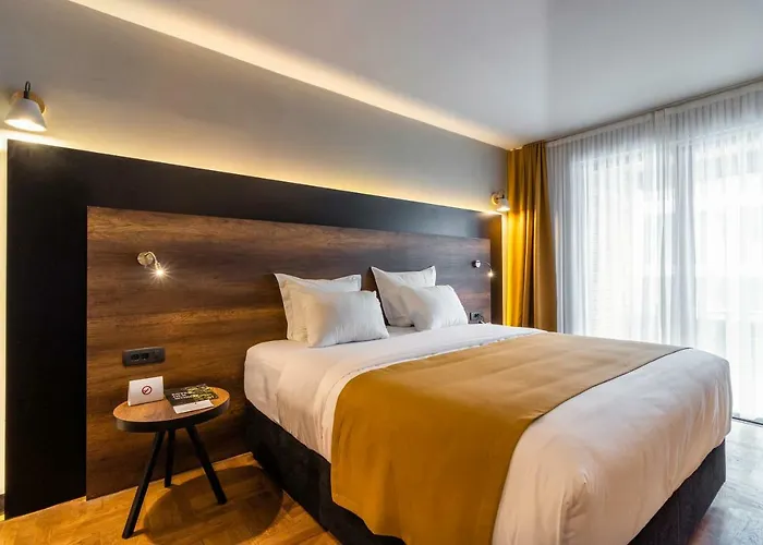 Hotel Next Door Park 4*