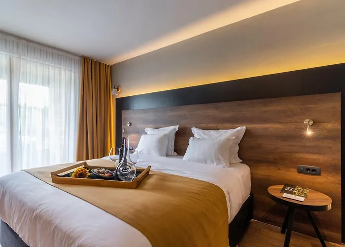 Next Door Park Hotel 4*