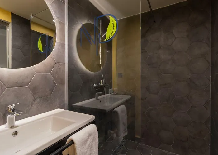 Hotel Next Door Park